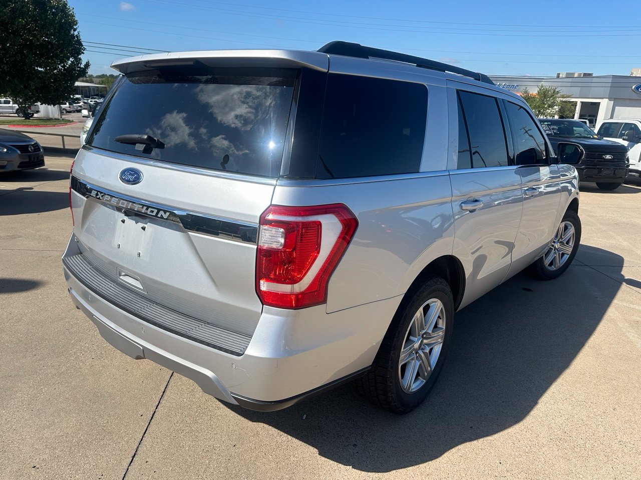 Used 2019 Ford Expedition XLT w/ Equipment Group 202A RWD image 7