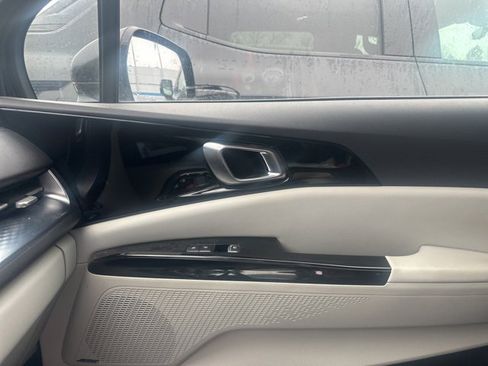 Used 2022 Kia Carnival SX Prestige image 26