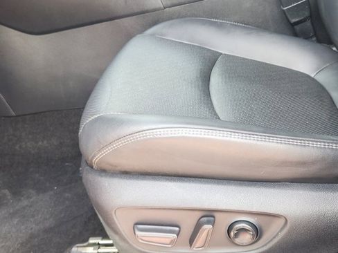 Used 2022 Toyota RAV4 Limited image 24