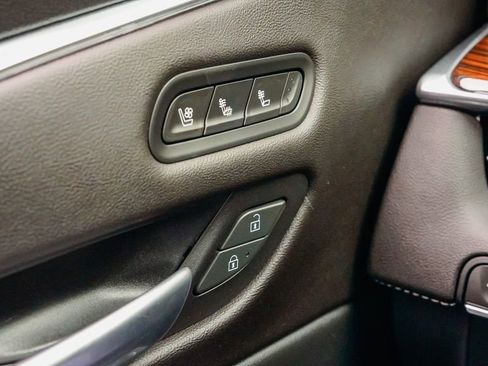 Certified 2023 Cadillac Escalade ESV Premium Luxury image 16