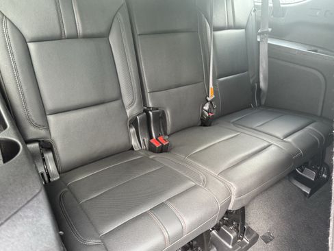 Used 2024 Chevrolet Suburban RST AWD/4WD image 19