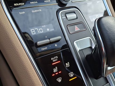 Used 2022 Porsche Panamera 4 image 13