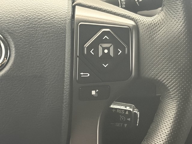 Used 2017 Toyota Tacoma TRD Off-Road w/ Tow Package (A/T) AWD/4WD image 17