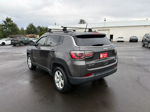Used 2017 Jeep Compass Latitude AWD/4WD image 7