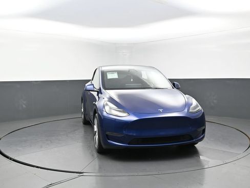Used 2023 Tesla Model Y Long Range AWD/4WD image 40