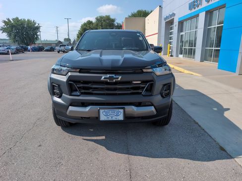 Used 2026 Chevrolet Colorado Trail Boss AWD/4WD image 3