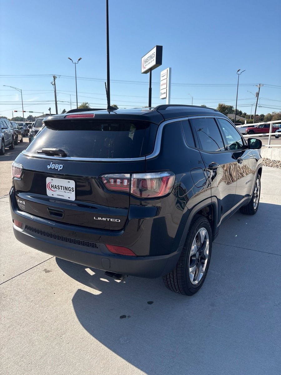 Used 2019 Jeep Compass Limited AWD/4WD image 5