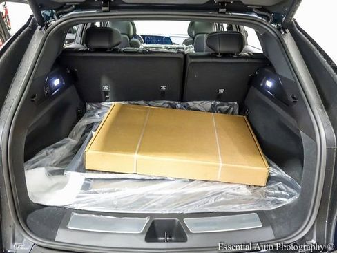 New 2025 Cadillac Lyriq Luxury image 20