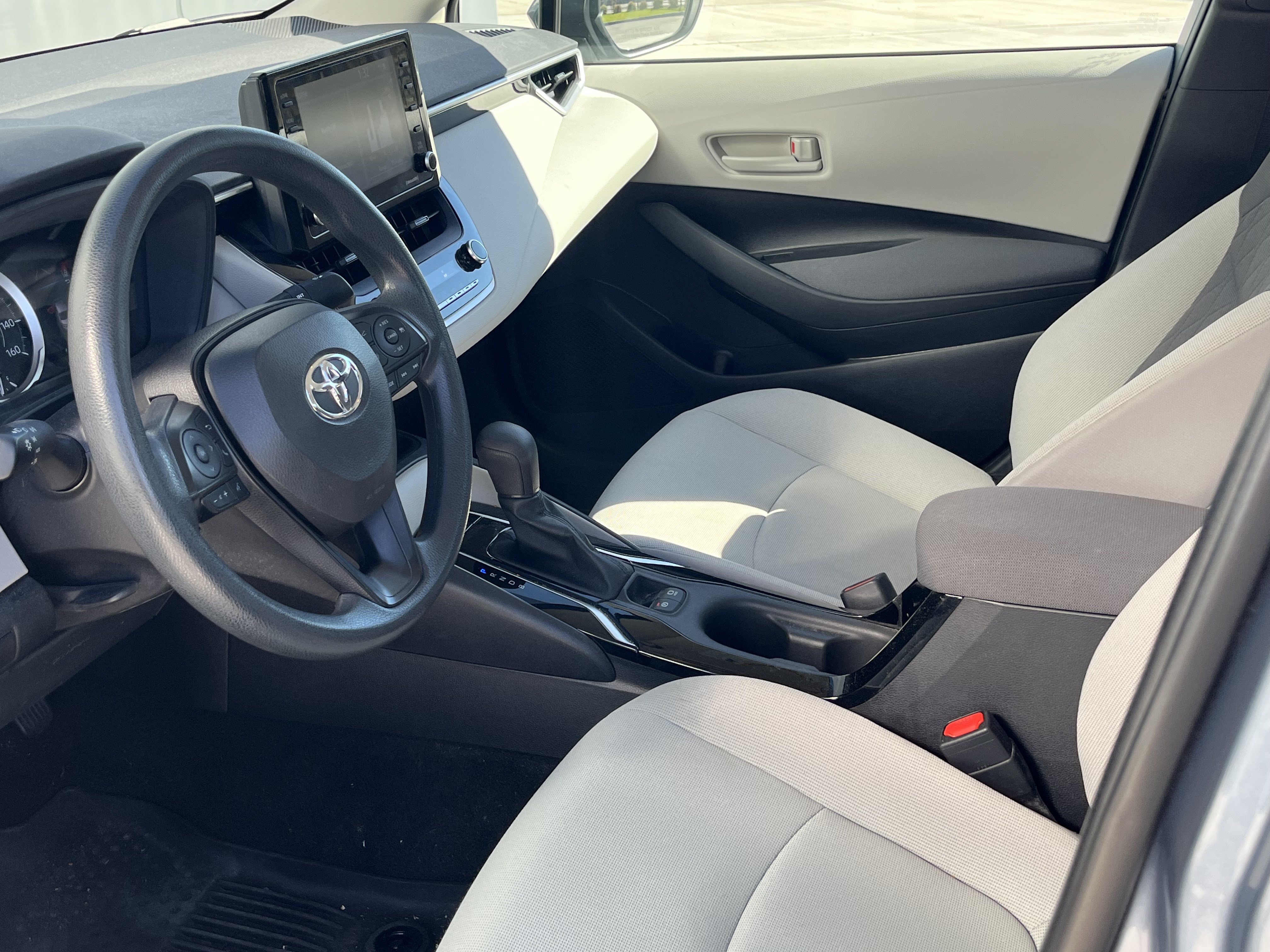 Used 2022 Toyota Corolla LE FWD image 5