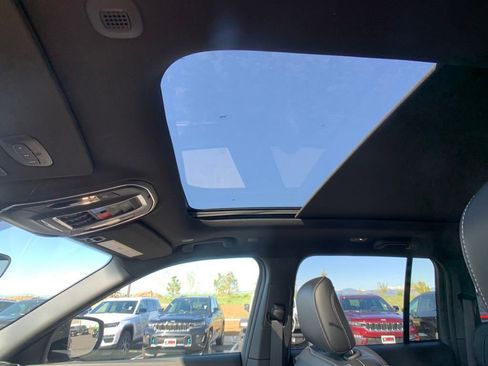 New 2025 Jeep Grand Cherokee Limited 4xe image 21