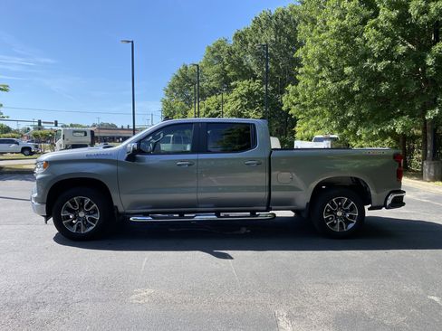 Used 2025 Chevrolet Silverado 1500 LT AWD/4WD image 6