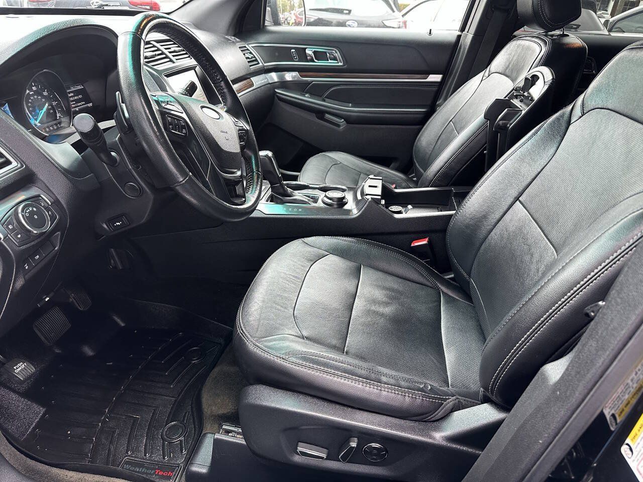 Used 2017 Ford Explorer Limited w/ Equipment Group 301A AWD/4WD image 11