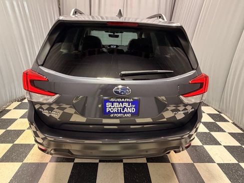 Used 2023 Subaru Forester Limited AWD/4WD image 5