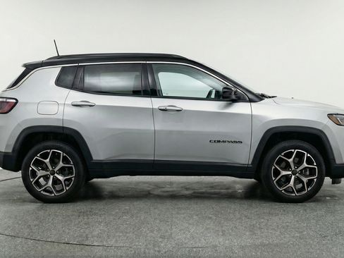 Used 2025 Jeep Compass Limited AWD/4WD image 11