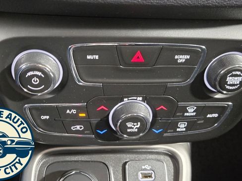 Used 2018 Jeep Compass Latitude w/ Popular Equipment Group image 15