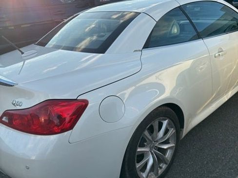 Used 2015 INFINITI Q60 Convertible w/ Premium Package image 10