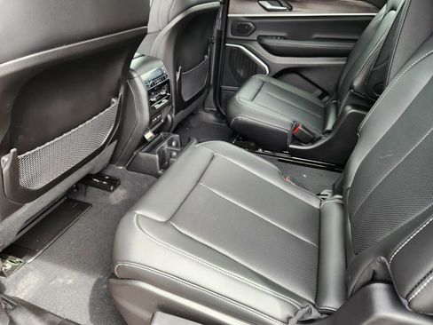 New 2026 Jeep Grand Cherokee L Limited w/ Luxury Tech Group II AWD/4WD image 9