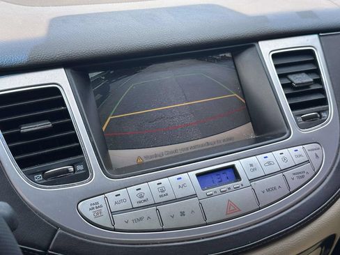 Used 2011 Hyundai Genesis 4.6 RWD image 28