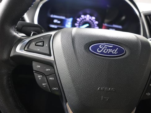 Used 2018 Ford Edge Titanium image 19