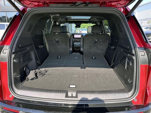 Used 2024 Chevrolet Traverse RS AWD/4WD image 7