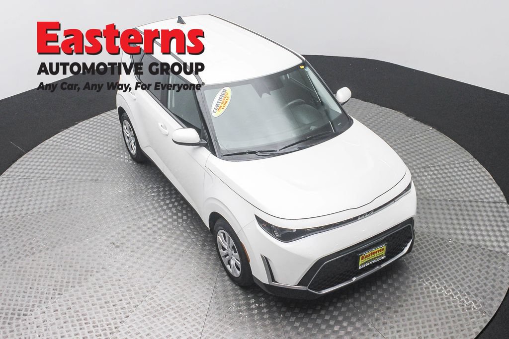 Used 2023 Kia Soul LX FWD image 4