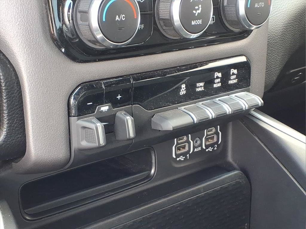 Used 2022 RAM 1500 Big Horn AWD/4WD image 7