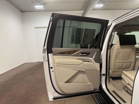 Used 2021 Cadillac Escalade ESV Sport Platinum image 46