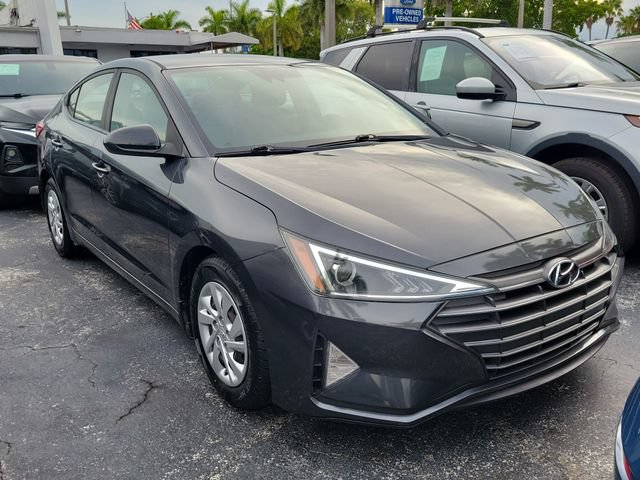 Used 2020 Hyundai Elantra SE FWD image 2