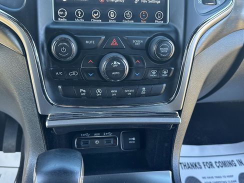 Used 2018 Jeep Grand Cherokee Altitude image 15