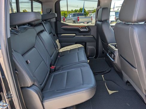 Used 2023 GMC Sierra 1500 Denali AWD/4WD image 13