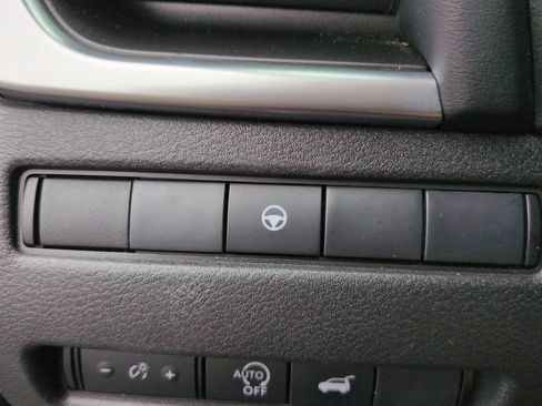 Used 2025 Nissan Rogue SV FWD image 20