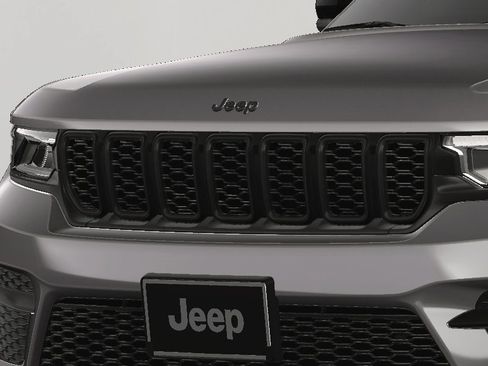 New 2025 Jeep Grand Cherokee Altitude image 13