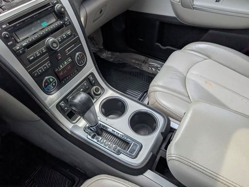Used 2009 GMC Acadia SLT w/ Visibility Package AWD/4WD image 25