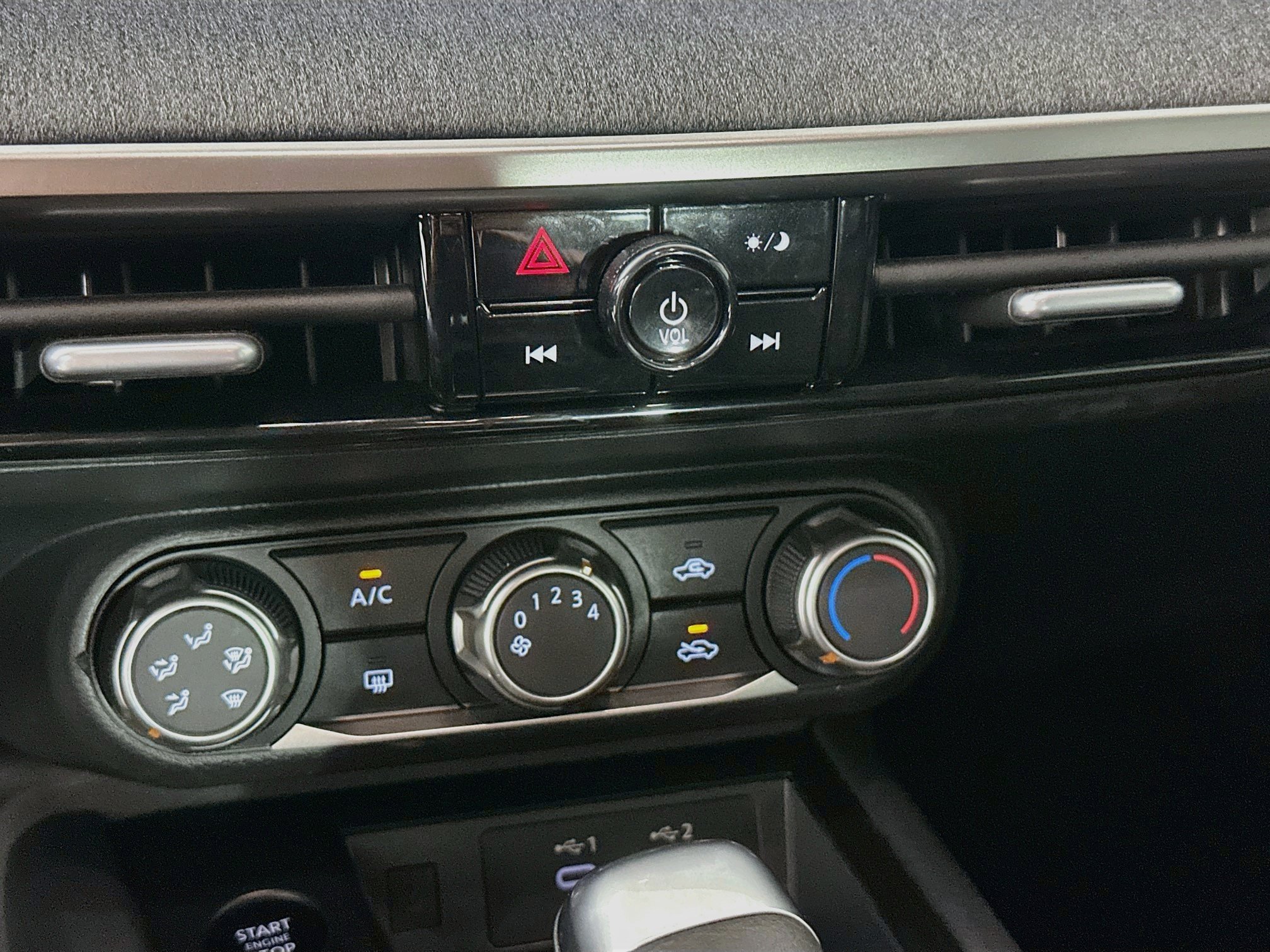 Used 2025 Nissan Kicks SV FWD image 23