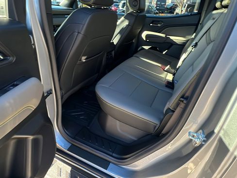 Used 2025 Chevrolet Colorado ZR2 w/ Technology Package image 25