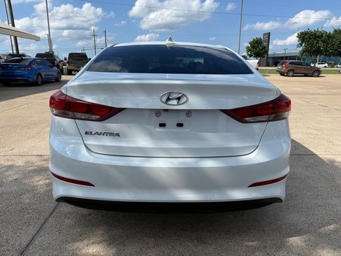 Used 2018 Hyundai Elantra Value Edition FWD image 6
