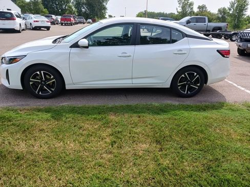 Used 2024 Nissan Sentra SV FWD image 7