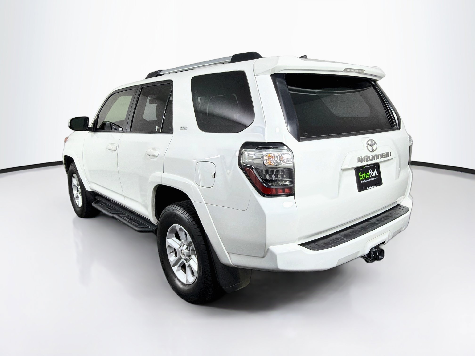 Used 2020 Toyota 4Runner SR5 Premium w/ Moonroof Package AWD/4WD image 5