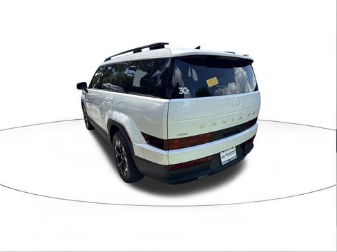Used 2024 Hyundai Santa Fe SEL FWD image 3