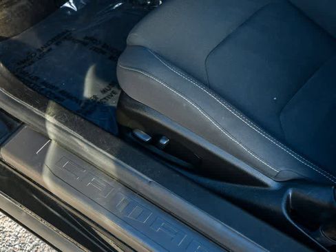 Used 2021 Chevrolet Camaro LT image 24