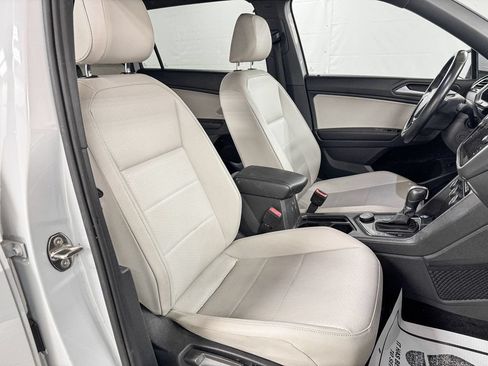 Used 2019 Volkswagen Tiguan SEL R-Line AWD/4WD image 12