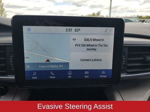 Used 2022 Ford Explorer XLT w/ Equipment Group 202A AWD/4WD image 40