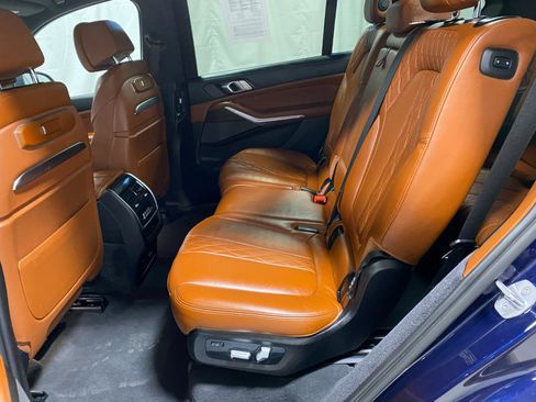 Used 2023 BMW X7 xDrive40i w/ Premium Package image 17