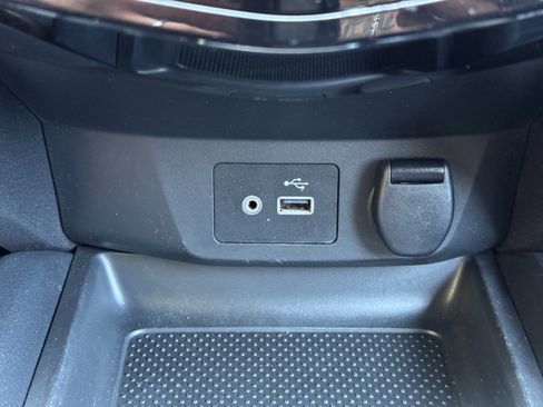 Used 2018 Nissan Rogue SV FWD image 25