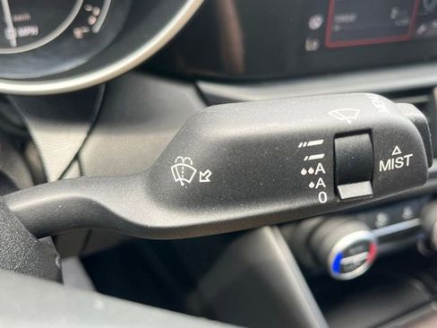 Used 2020 Alfa Romeo Giulia Ti w/ Active Blind Spot Package AWD/4WD image 38