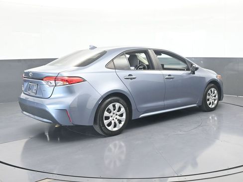Used 2022 Toyota Corolla LE image 6