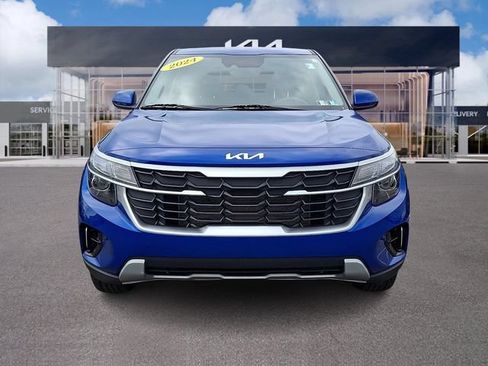 Used 2024 Kia Seltos LX AWD/4WD image 2