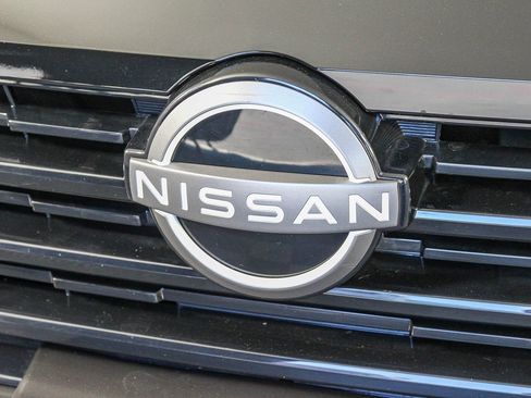 Certified 2025 Nissan Kicks SV image 5