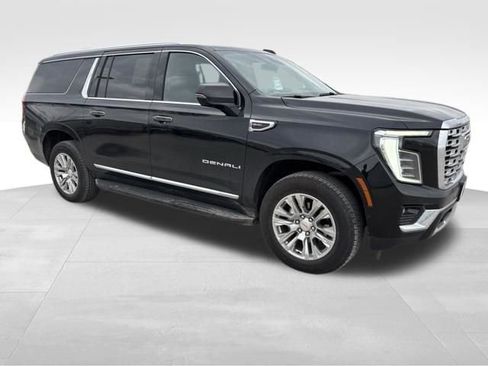 Certified 2025 GMC Yukon XL Denali image 7