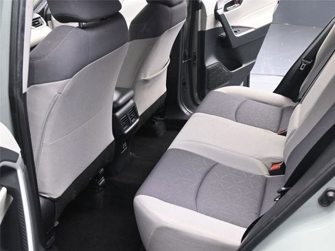 Used 2019 Toyota RAV4 XLE w/ Convenience Package image 6